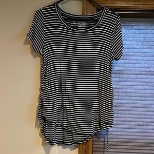 🟢$1 add-on item🟢 Hollister shirt XS